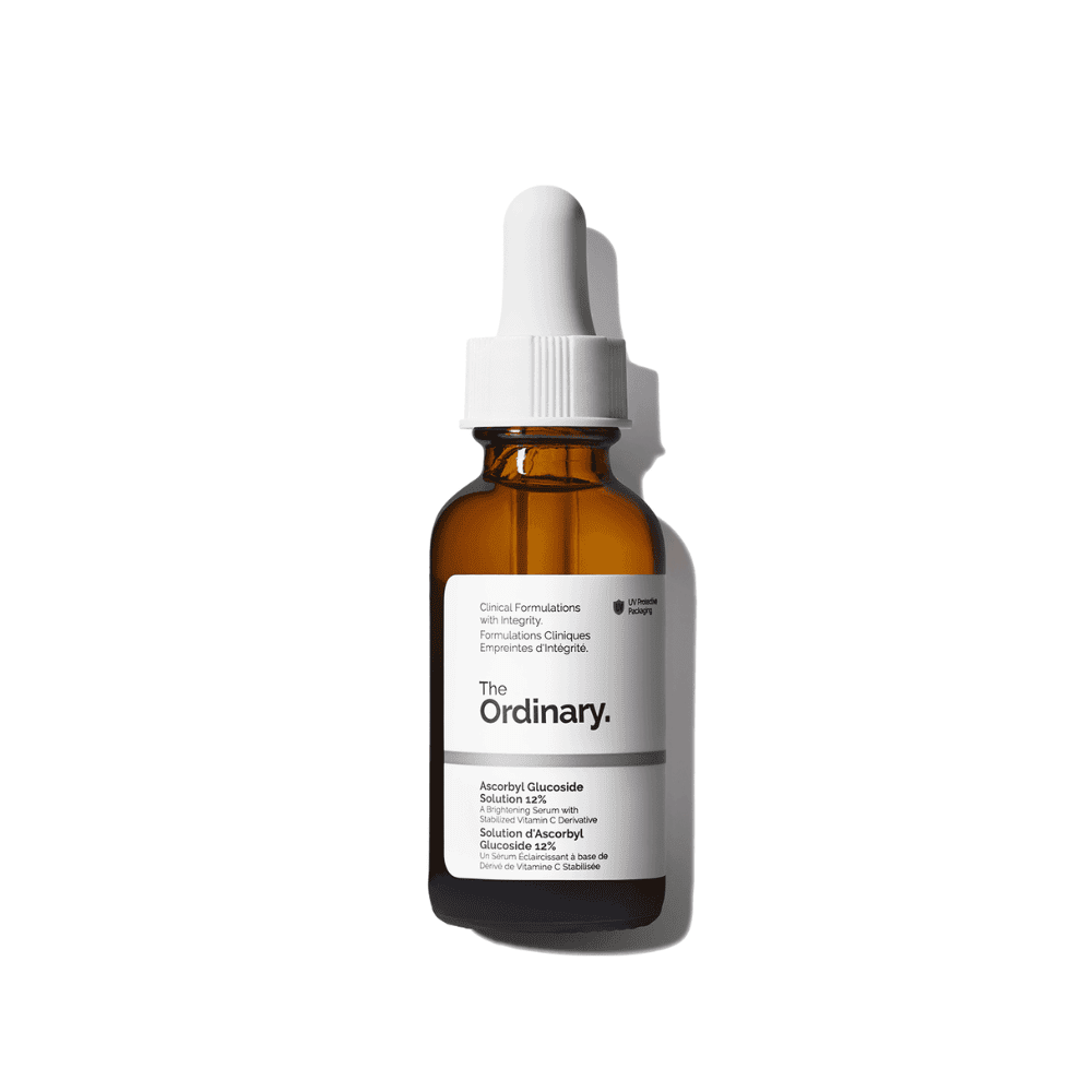 Serum me vitamin C për lëkurën, produkt kozmetike për hidratim dhe ndriçim.