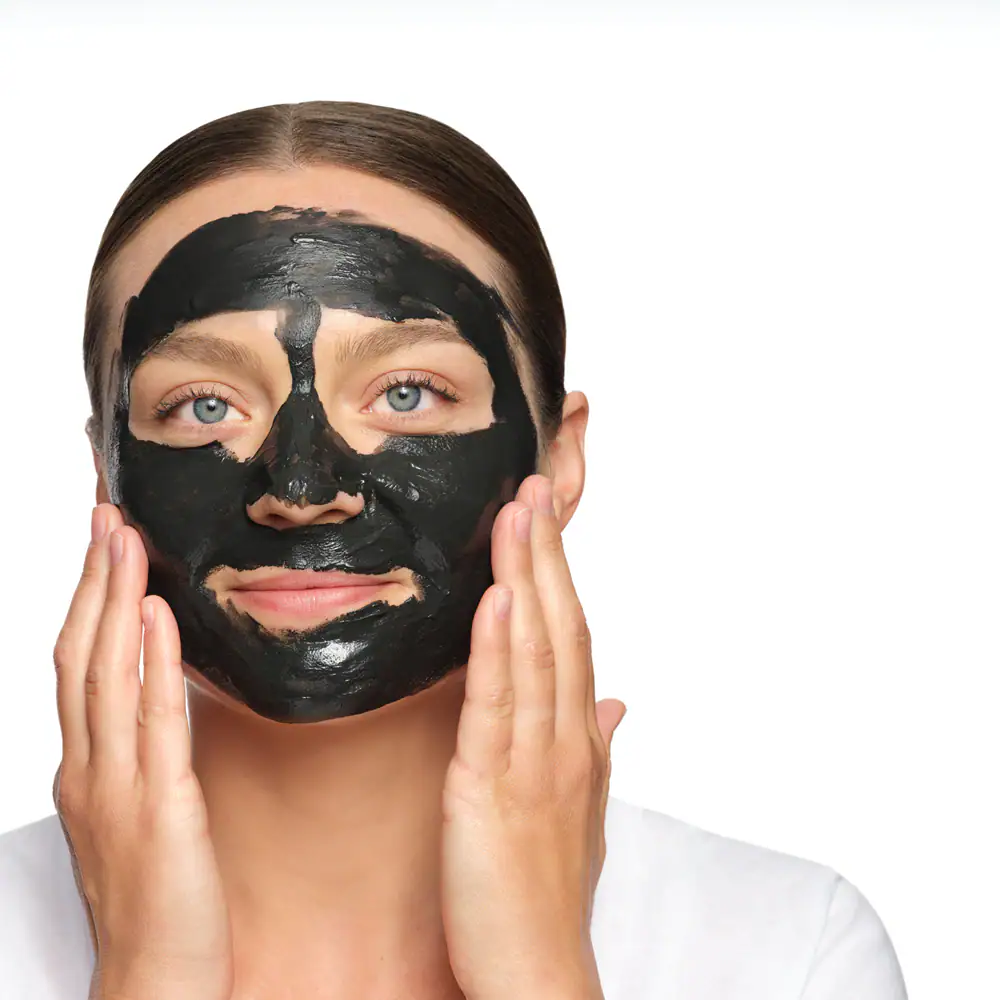 Maskë për lëkurën me të zezë për pastrimin e poreve dhe përmirësimin e lëkurës.