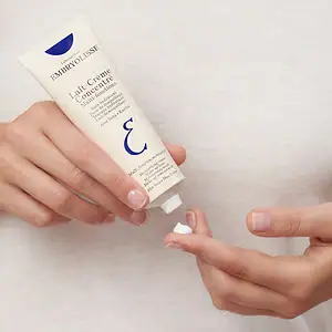 Embryolisse Lait-Crème Concentre për kujdesin e lëkurës, hidratues dhe multi-funksional.