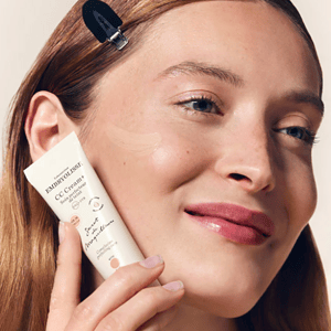 Embryolisse CC kremë për lëkurë të ndriçuar dhe të barazuar, për përmirësimin e pamjes së.