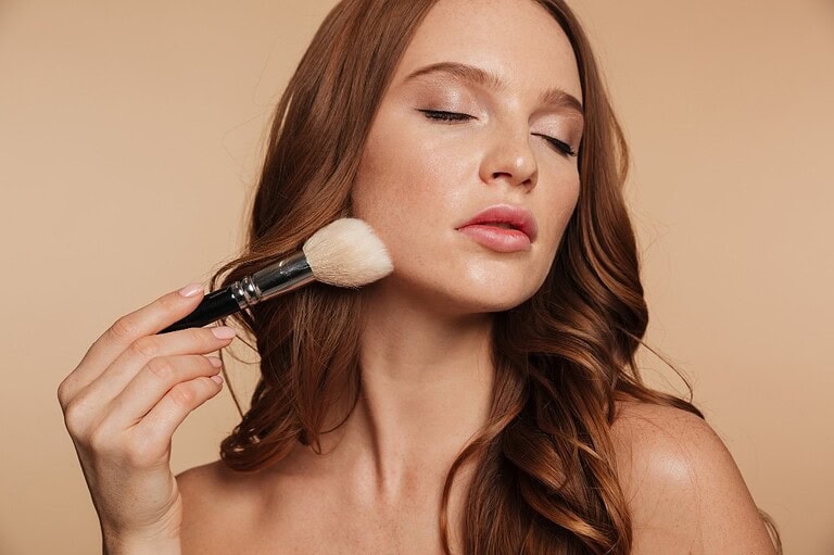 Makeup i përditshëm: si të krijoni një pamje natyrale, të freskët dhe të kuruar?