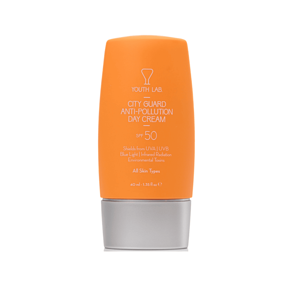 Krem dielli SPF 50 për mbrojtje kundër ndotjes dhe radikaleve të dëmshme.