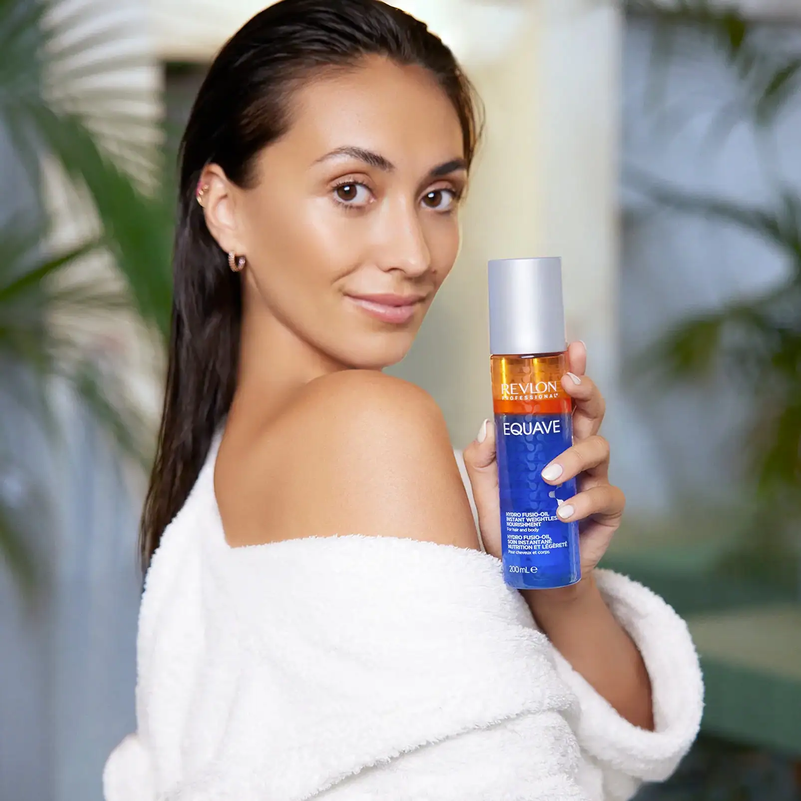 Revlon Equave hidratues për flokë, produkt kozmetik për kujdesin e flokëve.