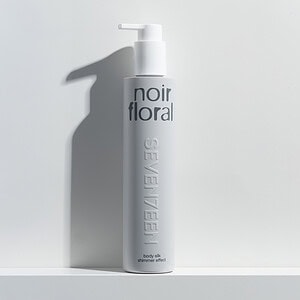 Body silk me efekt shampanjë për trupin, për shkëlqim dhe butësi të lëkurës.