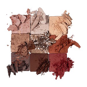Paletë me ngjyra të ndryshme kozmetike për sy, buzë dhe faqe, për make-up dhe bukuri.
