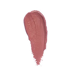 Lipstick kozmetikë ngjyrë rozë në aplikim të butë, pamja e buzëve të pastër dhe të butë.